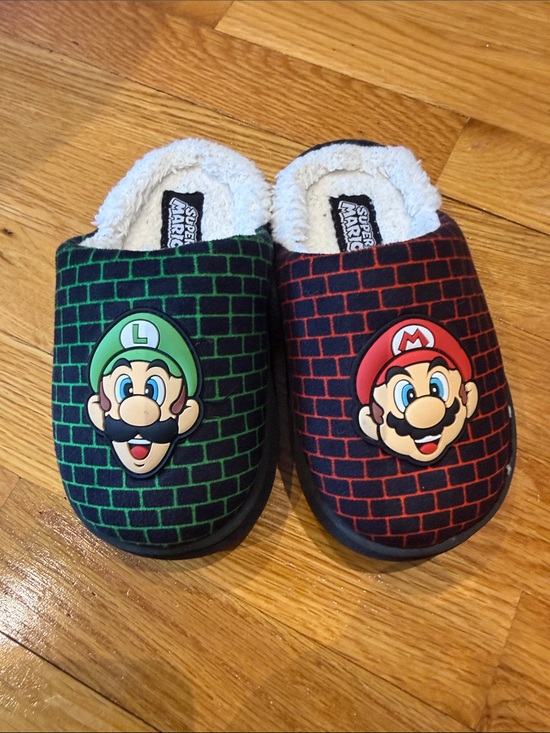 Other - Super Mario Bros Luigi & Mario Slippers For Kids Size 11-12. Green & Red